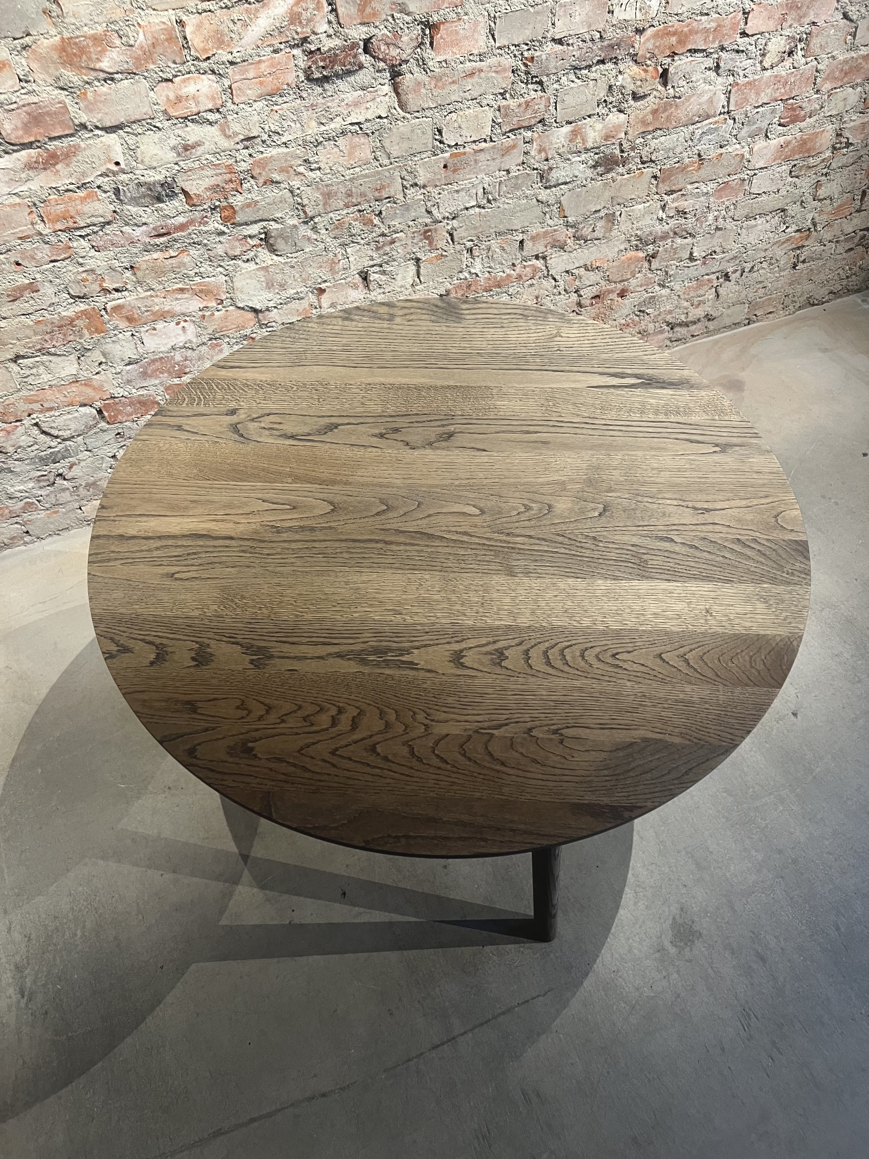 In Between Table SK3