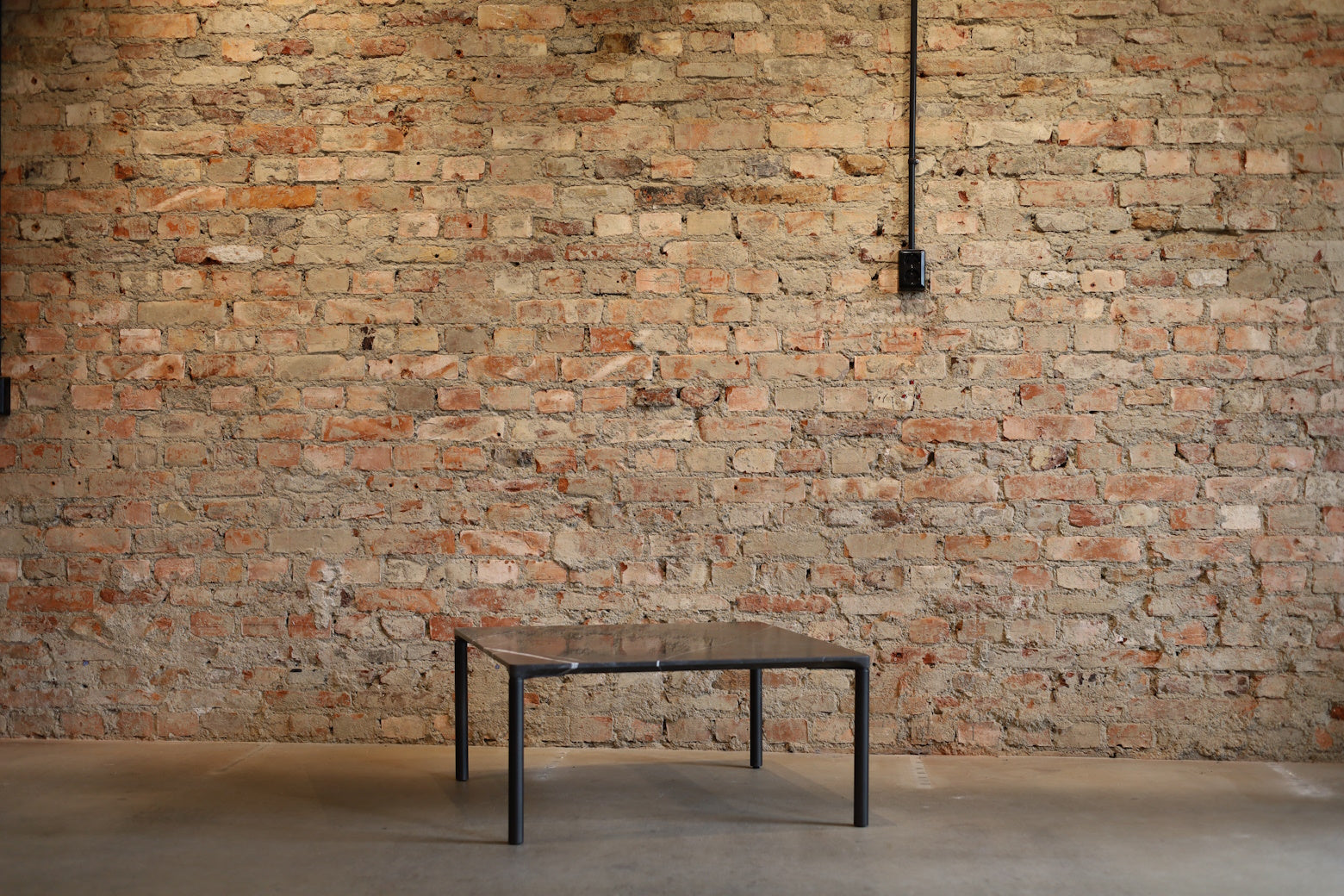 Piloti Stone Table
