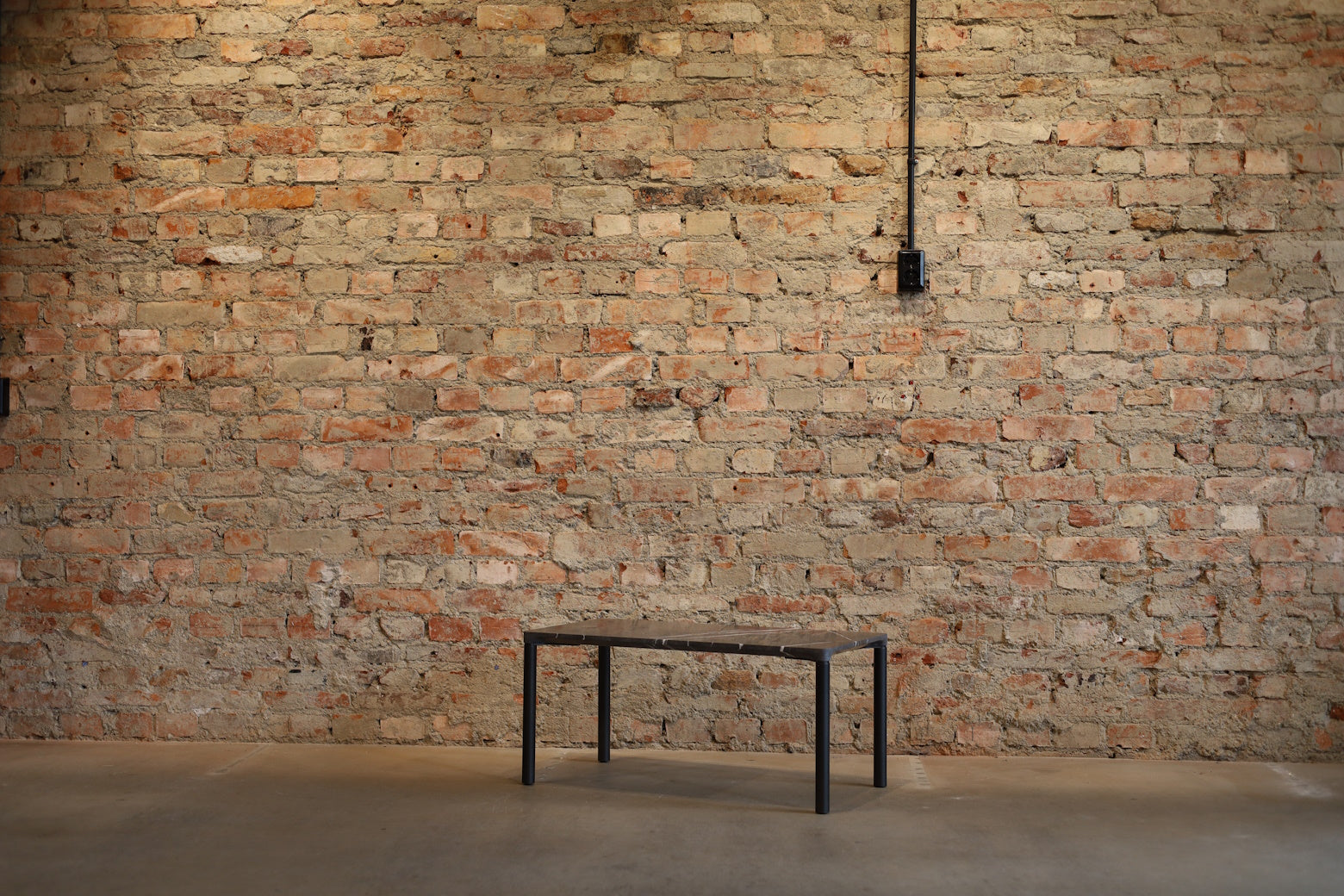 Piloti Stone Table